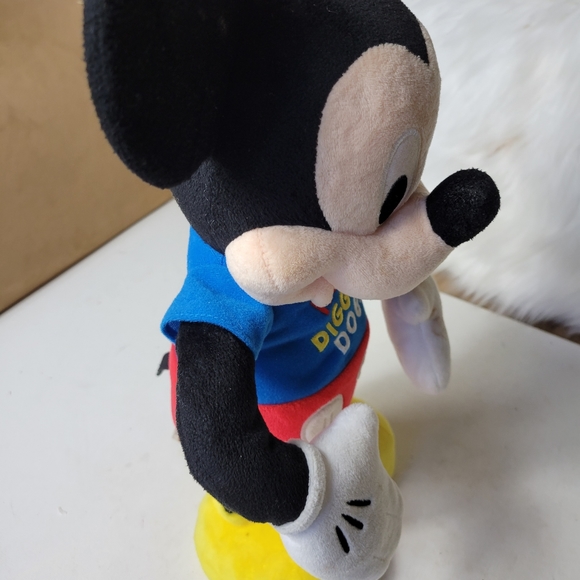 Mickey Mouse hot diggity dog dancing toy - Picture 4 of 9
